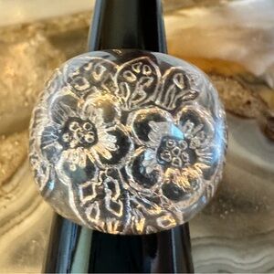 3207 Intricate Floral Women's Acrylic Bubble Ring in Soft Pink